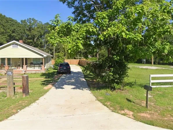 4110 Sandfort Rd, Phenix City, AL 36869