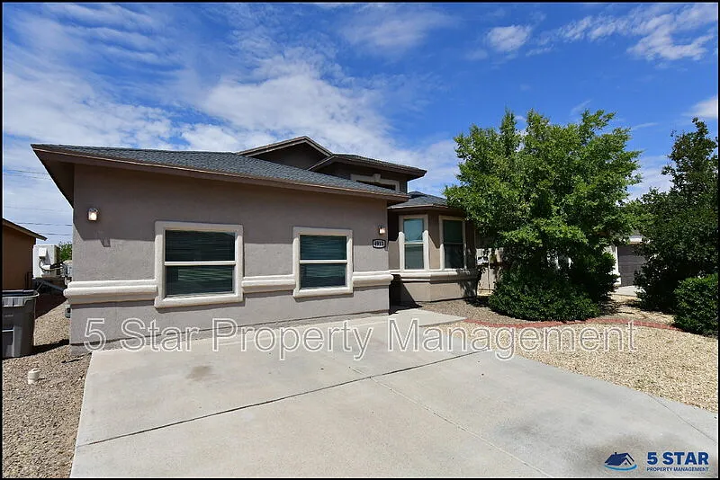 3 bed, 2.0 bath, 1800 sqft, $1,895 — Photo 3