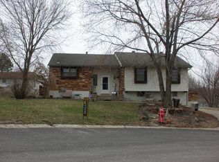 1205 NW Conway Ct, Blue Springs, MO 64015