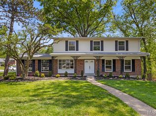 940 Fernview Dr, Saint Louis, MO 63141