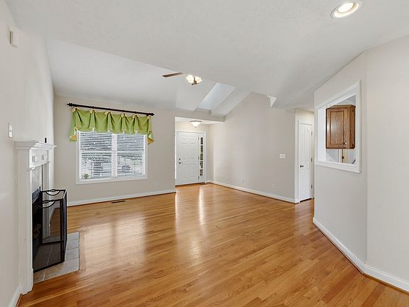4th image of 101 Kensington Ln