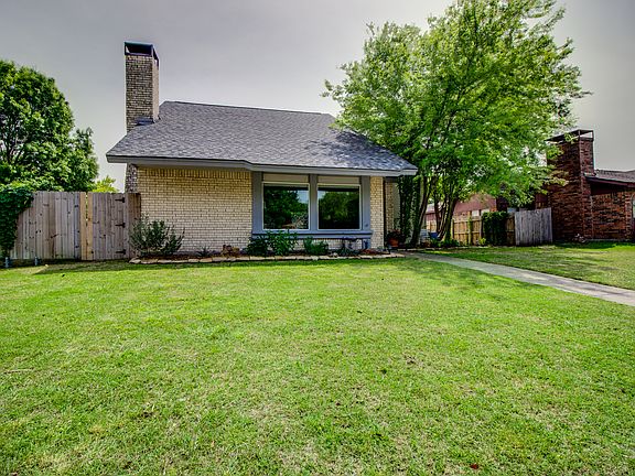 5th image of 2804 Chancellor Dr