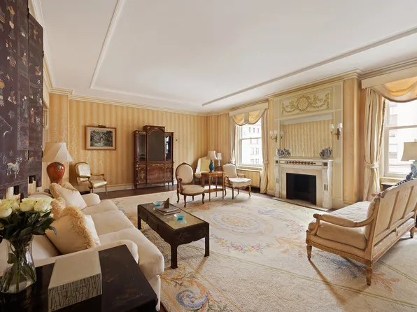 31 East 72nd Street 4B image 2 of 12