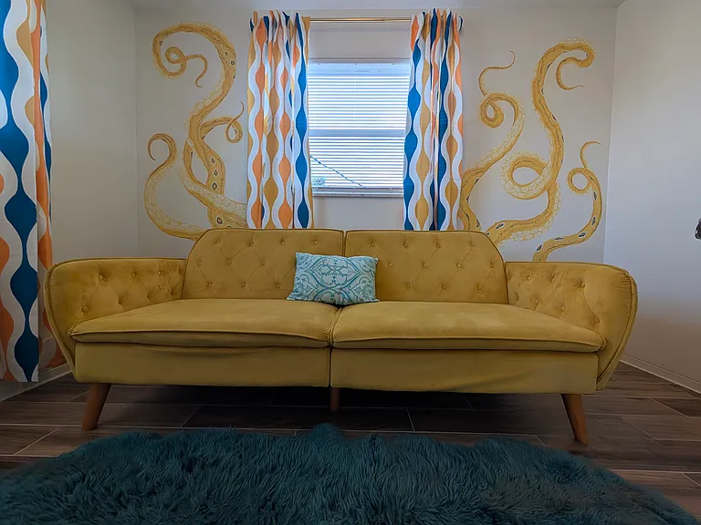 Social Media Picture Spot __ with Custom Wall Mural