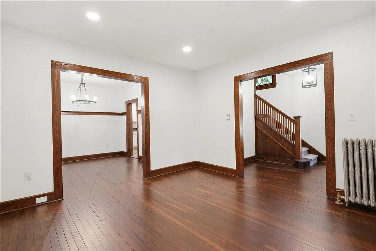 4 bed, 1886 sqft, $2,975 — Photo 4