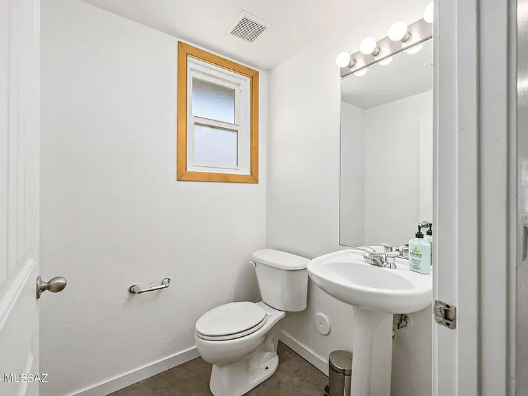 527 N Jacobus Ave — Photo 20