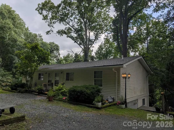 268 Cloudrise Ln, Banner Elk, NC 28604