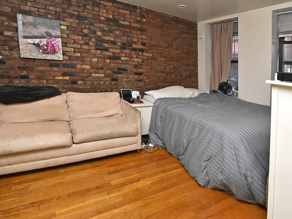 2nd image of 158 Orchard St #D