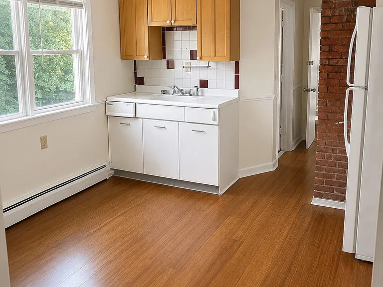 10 Barrows St #3 — Photo 5