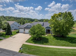 7881 Golf Point Dr SE, Caledonia, MI