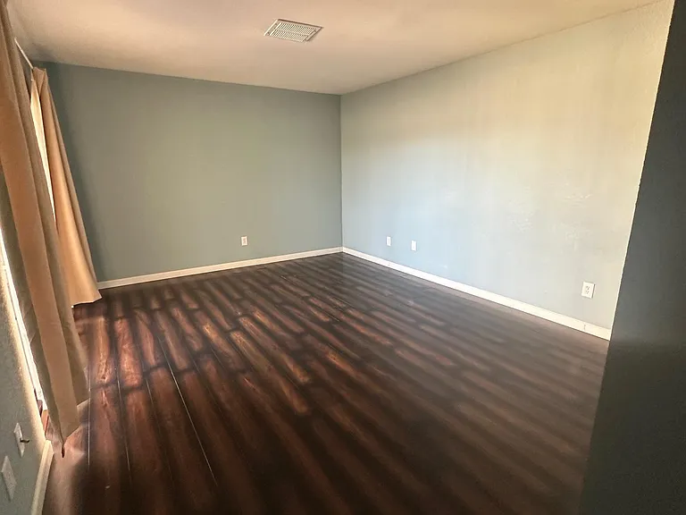 10485 S Del Valle Dr — Photo 15
