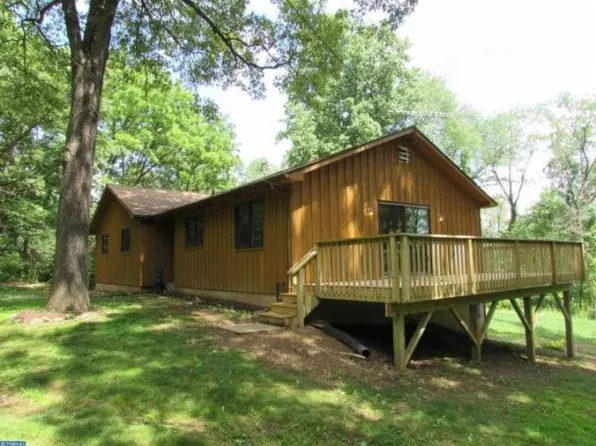 328 Kintner Rd, Kintnersville, PA 18930