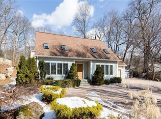 36 Wildwood Dr, Branford, CT 06405