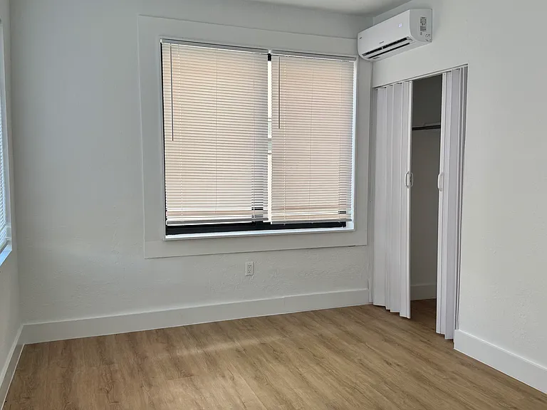 919 SW 6th St #2 — Photo 5