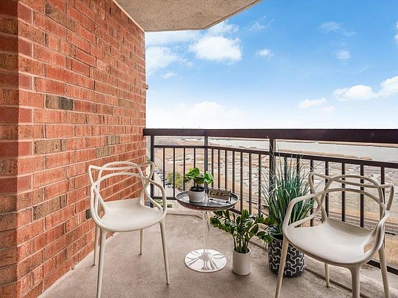 3rd image of 1410 Harmon Cove Tower