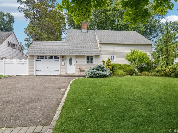 45 Abbot Lane, Hicksville, NY 11801