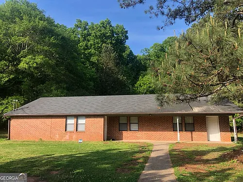 210 E Paces Dr Photo 1