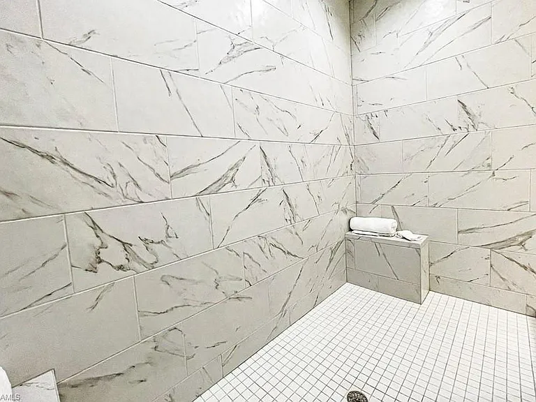875 6th Ave S #204 — Photo 28