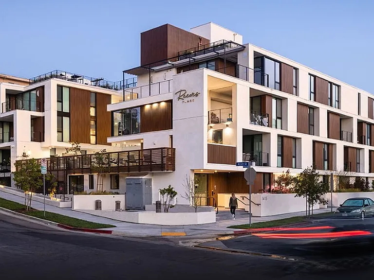 Reeves Place LA — Photo 22