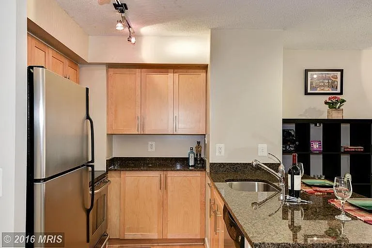 7500 Woodmont Ave #8 — Photo 2