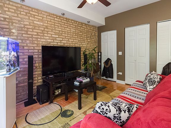 3rd image of 5253 N Rockwell St APT 1