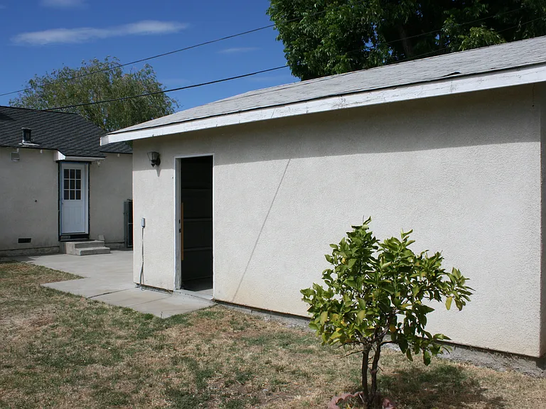 1460 Oxford Way — Photo 20
