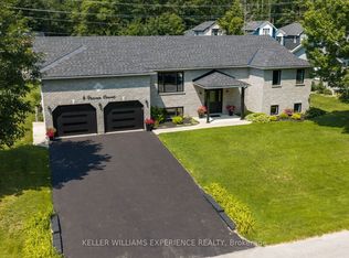 4 Downer Cres, Wasaga Beach, ON L9Z 1B9