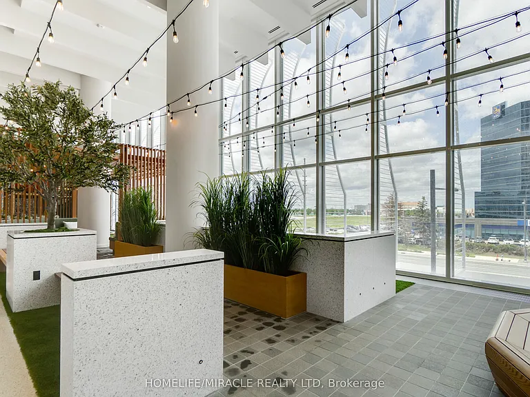 28 Interchange Way #702 — Photo 25