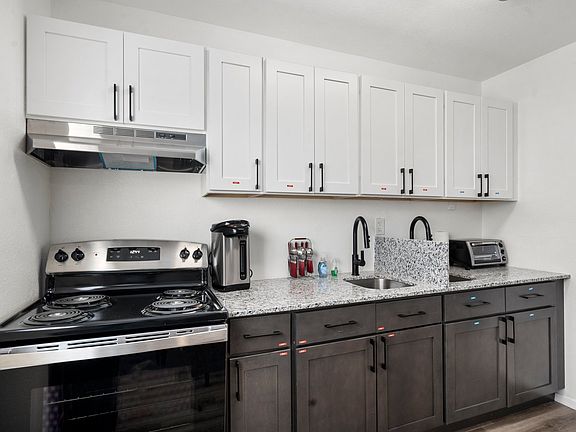 5th image of 601 N Cameron Ave #3-9