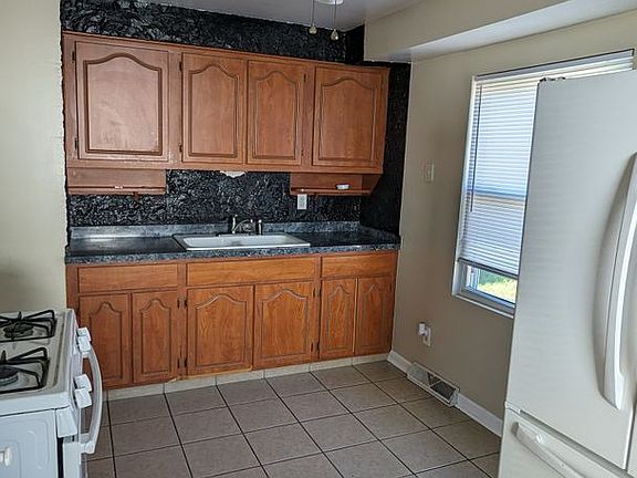 2nd image of 2341 E 35th St