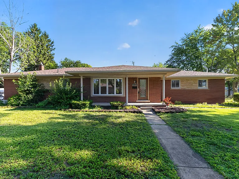 30110 Bentley St — Photo 1