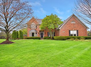 3207 Greenwood Ln, Saint Charles, IL 60175