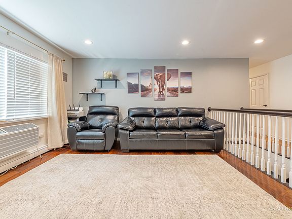 5th image of 8667 1/2 W Foster Ave Unit 1B