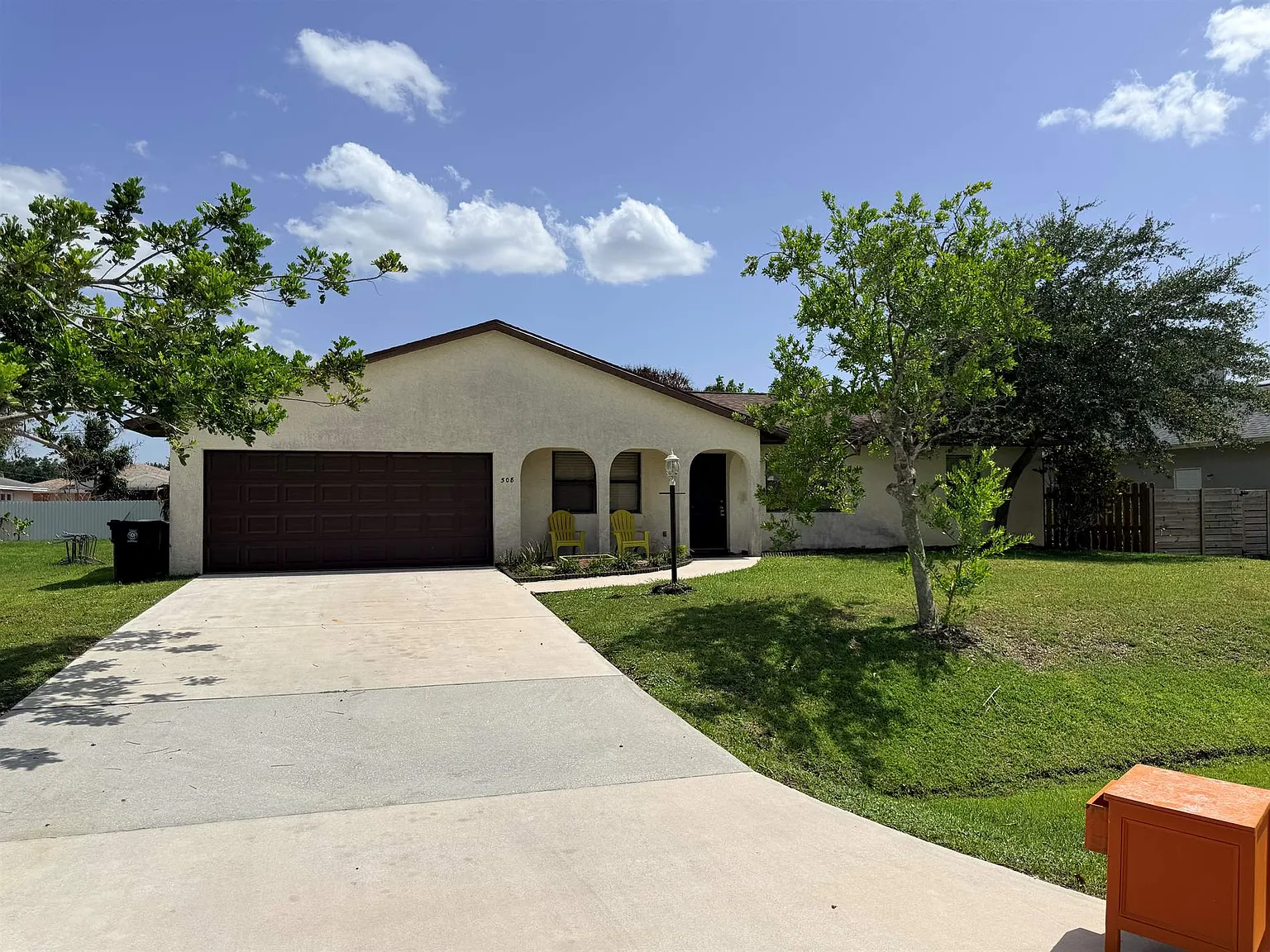 3 bed, 1422 sqft, $2,500 — Photo 1