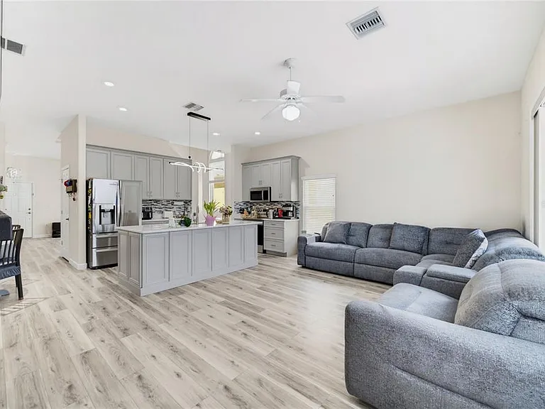 431 Vizcay Way — Photo 15