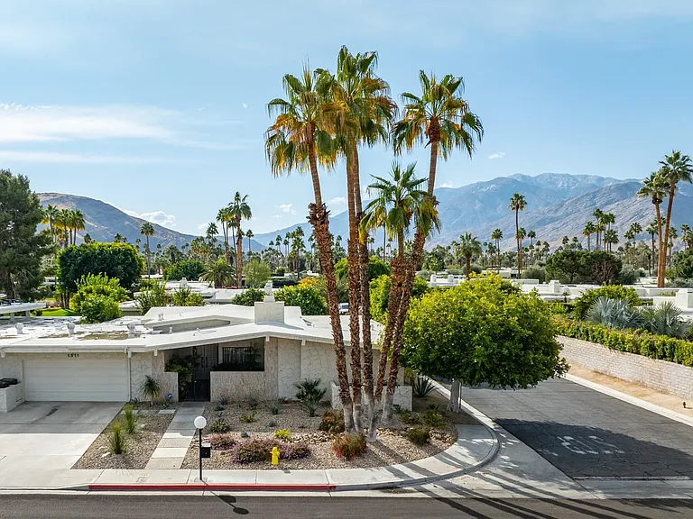 1511 E Twin Palms Dr — Photo 35