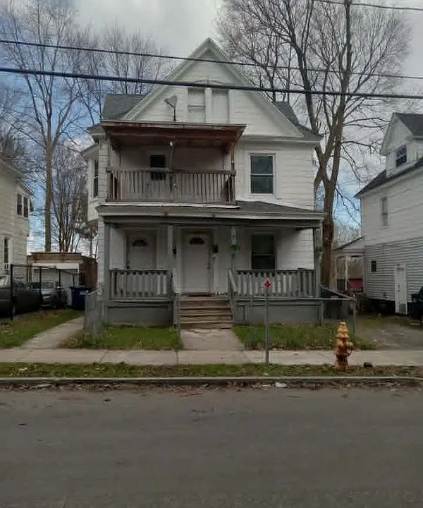 134 Parkway Dr #2