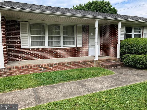2nd image of 18398 Maple Dr