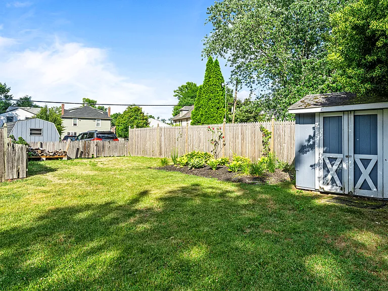 282 Lake St — Photo 38