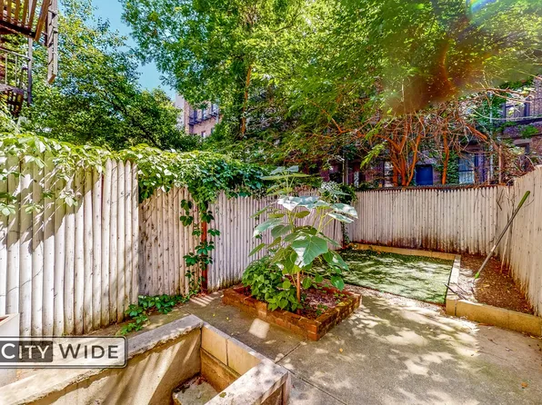 318 East 89th Street image 1 of 7