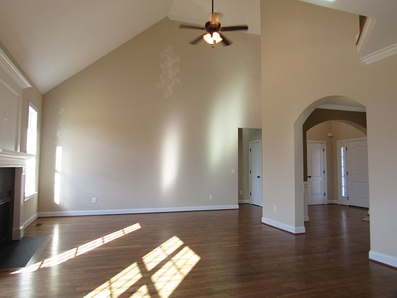 3rd image of 210 Brookfield Dr