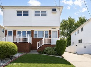 56 Taunton St, Staten Island, NY 10306