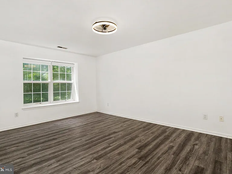 3604 Saxony Dr — Photo 16