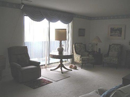 2nd image of 840 Wellington Ave Unit 204