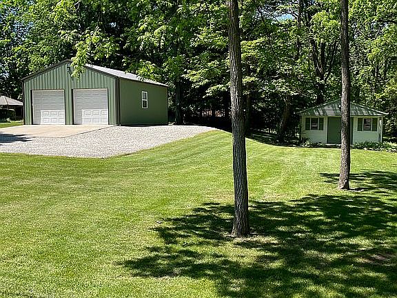 3rd image of 2953 Plymouth Springmill Rd