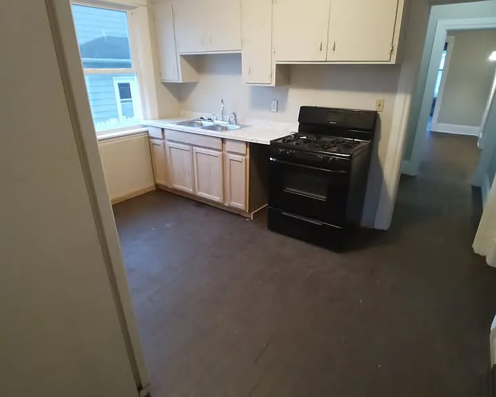 208 Monterey Ave #208 — Photo 1