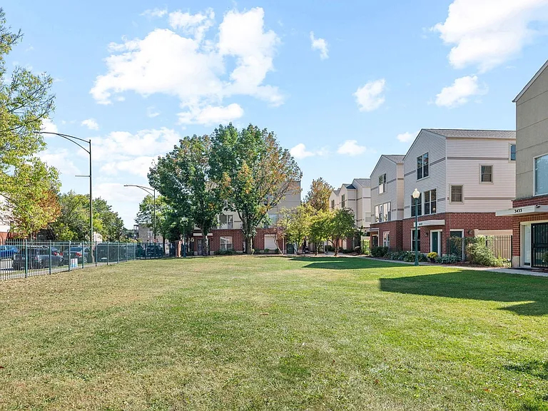 3427 W Polk St — Photo 22
