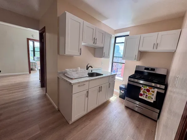 728 Driggs Avenue image 1 of 10