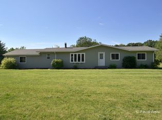 9405 Champion Ct, Spring Grove, IL 60081