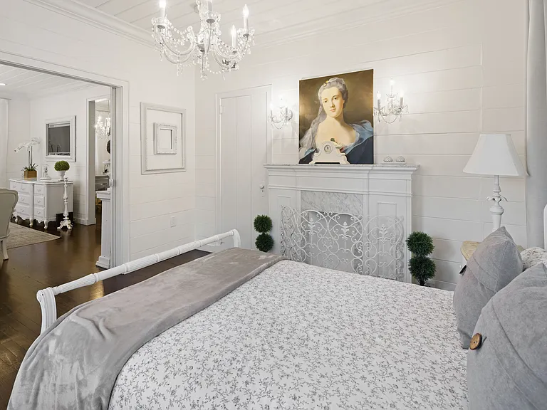 Madame Pompadour welcomes your guests